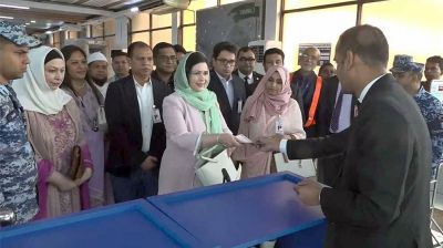 লন্ডনের পথে জুবাইদা রহমান