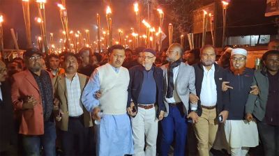 কিশোরগঞ্জ-১ আসনে বিএনপির ঘোষিত প্রার্থীর মনোনয়ন পরিবর্তনের দাবিতে মশাল মিছিল