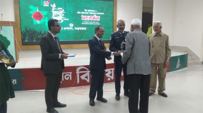 মহান বিজয় দিবসে কক্সবাজারে বর্ণাঢ্য আয়োজনে পালিত