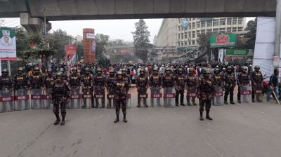 ওসমান হাদি হত্যার বিচার দাবিতে শাহবাগ অবরোধ