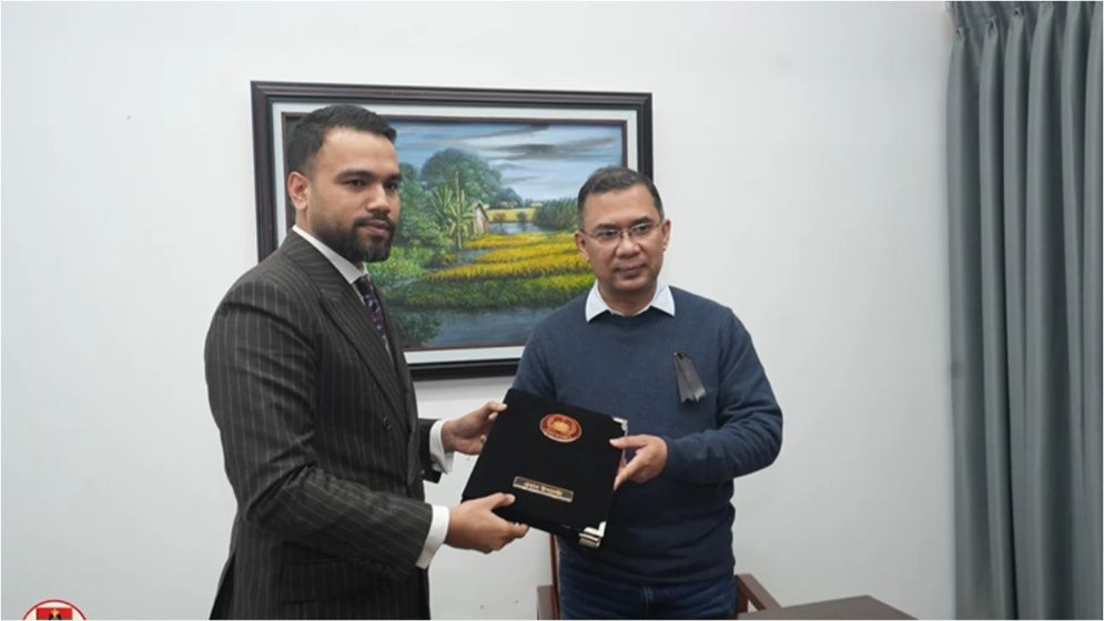 বেগম খালেদা জিয়ার মৃত্যুতে প্রধান উপদেষ্টার শোকবার্তা হস্তান্তর