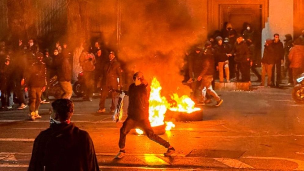 বিক্ষোভকারীরা ‘সৃষ্টিকর্তার শত্রু’, মৃত্যুদণ্ডের হুঁশিয়ারি