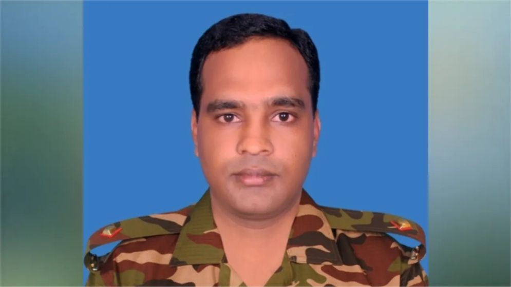 শ্রেষ্ঠ বিএনসিসি শিক্ষক হলেন সেকেন্ড লেফটেন্যান্ট আবু তালেব