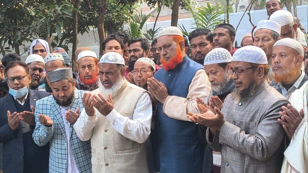 শহীদের কবর জিয়ারতের মাধ্যমে বগুড়ায় জামায়াত প্রার্থীর প্রচারণা শুরু