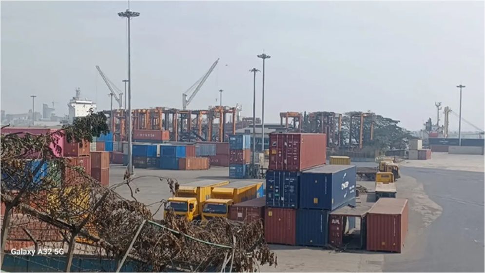 স্থবির চট্টগ্রাম বন্দর