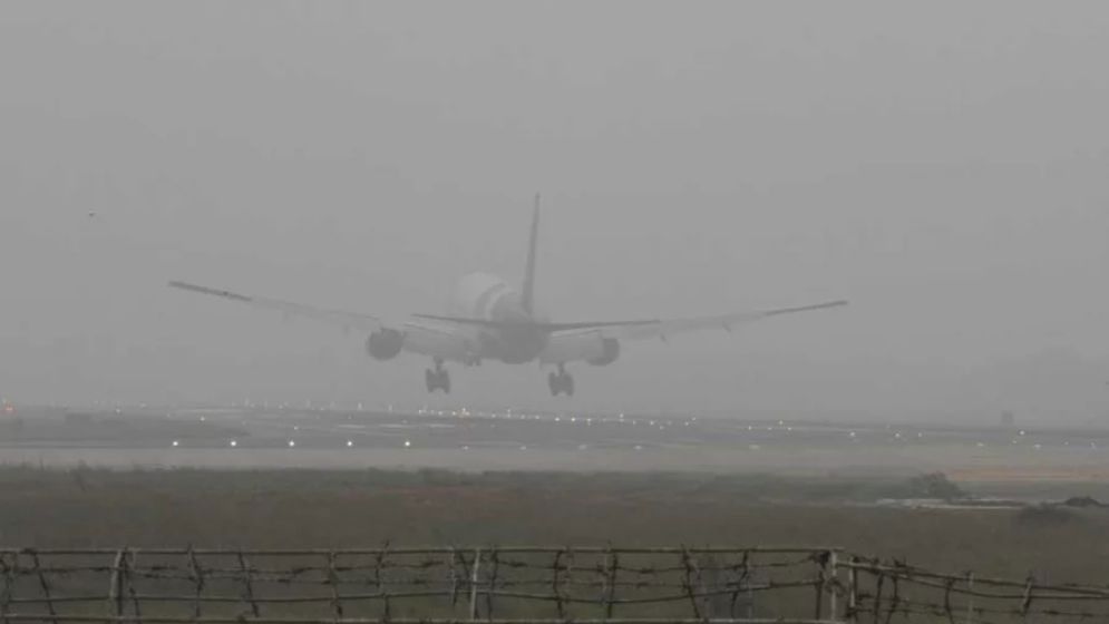 ঘন কুয়াশায় শাহজালাল বিমানবন্দরে ফ্লাইট বিপর্যয়, ৯টি আন্তর্জাতিক ফ্লাইট ডাইভার্ট