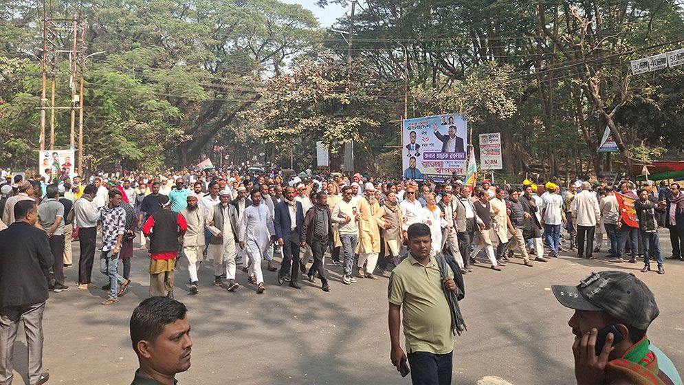 তারেক রহমানের সমাবেশে জনসমুদ্রে পরিণত চট্টগ্রামের পলোগ্রাউন্ড