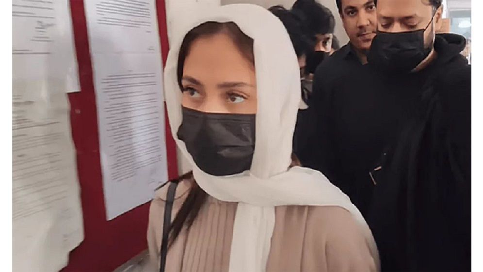 অর্থ আত্মসাৎ ও হত্যার হুমকি মামলায় অব্যাহতি পেলেন মেহজাবীন