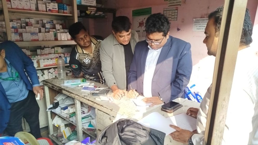 হাটহাজারীতে অভিযানে কারাদণ্ড ও জরিমানা