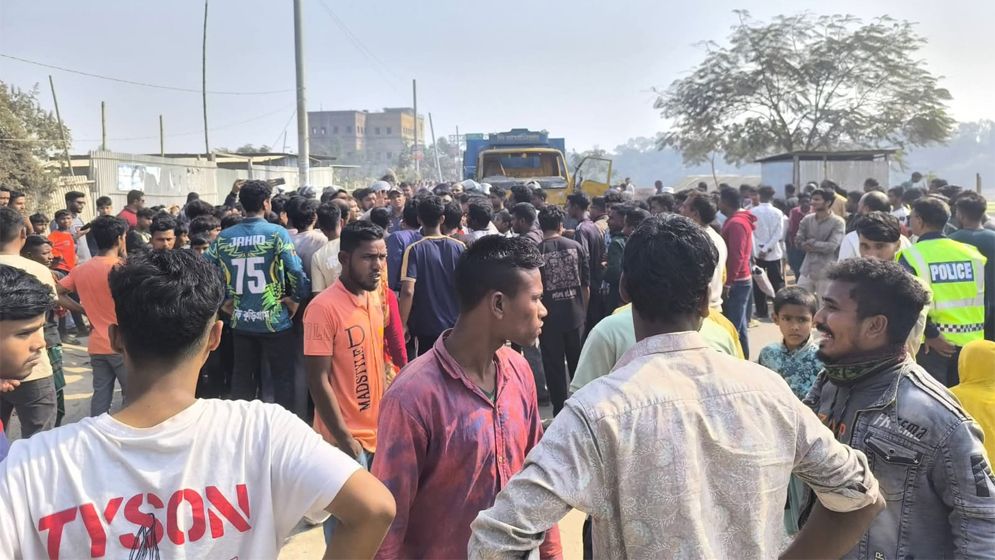 কুড়িগ্রামে ট্রাকের চাকায় সেনা সদস্য নিহত