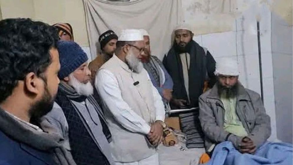 বগুড়ায় ’হ্যাঁ’ ভোট প্রচারকালে জামায়াত নেতাকর্মীদের উপর বিএনপির হামলা