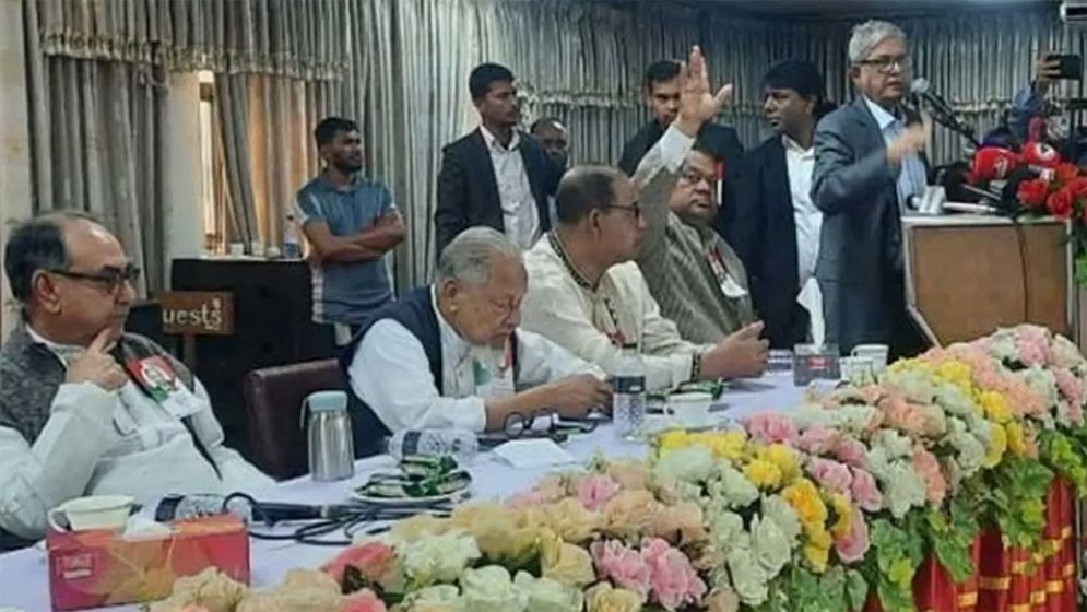 স্বাধীনতা বিরোধী শক্তি এখন নানামুখী চক্রান্তে লিপ্ত: মির্জা ফখরুল