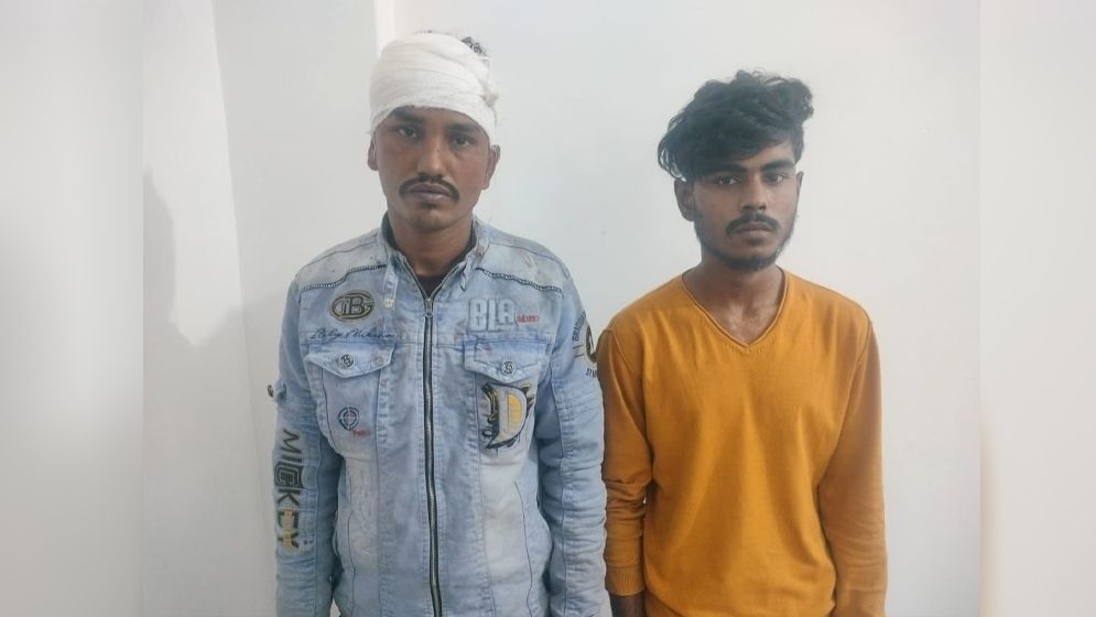 ঢাকা-চট্টগ্রাম মহাসড়কের ডাকাতদের সিএনজিতে আগুন, গ্রেফতার ২