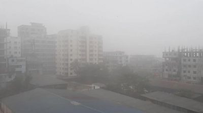 কুয়াশায় বিপর্যস্ত রাজধানীর জনজীবন