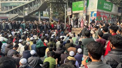 হাদির হত্যার বিচারের দাবিতে শাহবাগে ইনকিলাব মঞ্চের অবরোধ