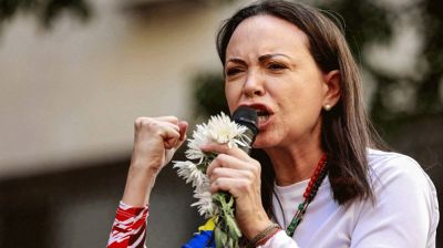 ভেনেজুয়েলায় নেতৃত্ব দেওয়ার অঙ্গীকার মাচাদোর