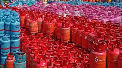 এলপিজি সিলিন্ডার বিক্রি বন্ধ, ভোগান্তিতে গ্রাহক