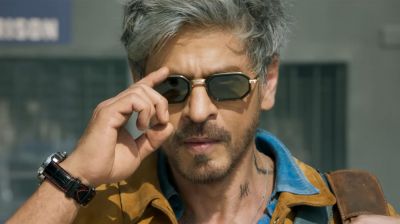 ‘কিং’ মুক্তির তারিখ জানালেন শাহরুখ