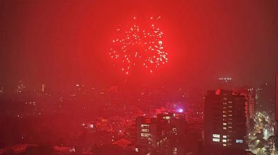 রাষ্ট্রীয় শোক উপেক্ষা করে রাজধানীতে নতুন বছরে পটকা–আতশবাজি