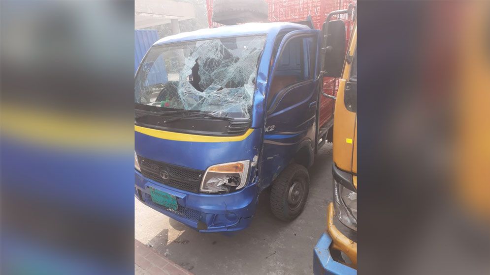 নোয়াখালীতে পিকআপের চাপায় মোটরসাইকেলের দুই আরোহী নিহত