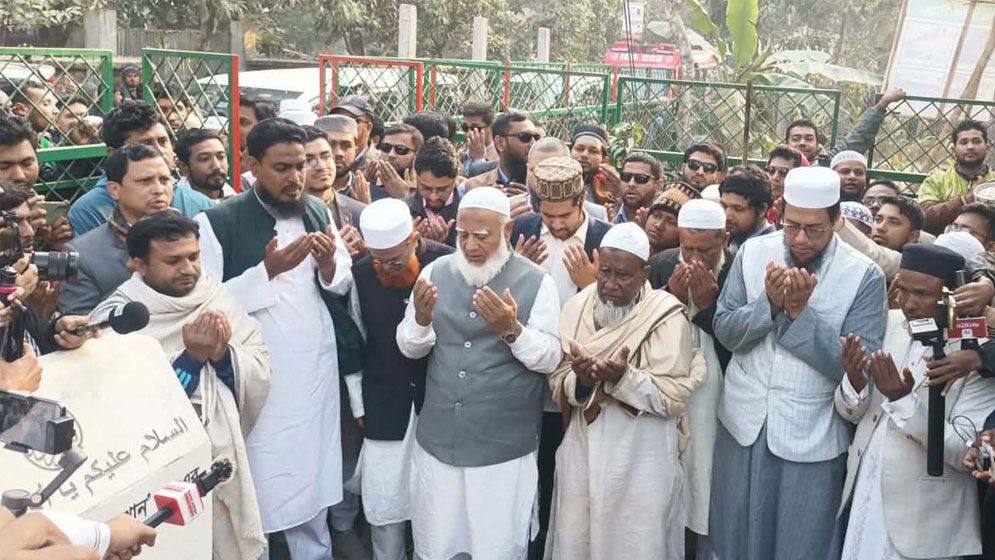 বৈষম্যবিরোধী আন্দোলনের প্রথম শহীদ আবু সাঈদের কবর জিয়ারত করলেন জামায়াত আমির