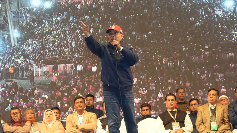 ১৬ ঘণ্টায় সাত জেলায় নির্বাচনী সমাবেশ শেষে ঢাকায় ফিরলেন তারেক রহমান