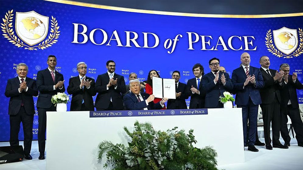 ট্রাম্পের শান্তি পরিষদের অর্ধেক সদস্যই যুক্তরাষ্ট্রে প্রবেশে নিষেধাজ্ঞার তালিকায়