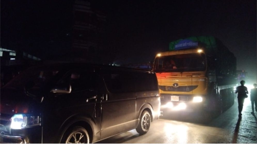 রূপগঞ্জে ভয়াবহ যানজট, ৭ কিলোমিটার পার হতেই কাটছে ঘণ্টার পর ঘণ্টা