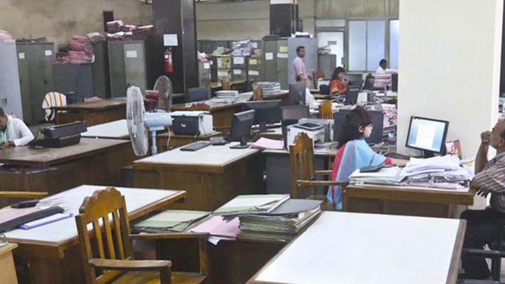 আজ থেকে অফিস-আদালত নতুন সময়সূচিতে চলবে