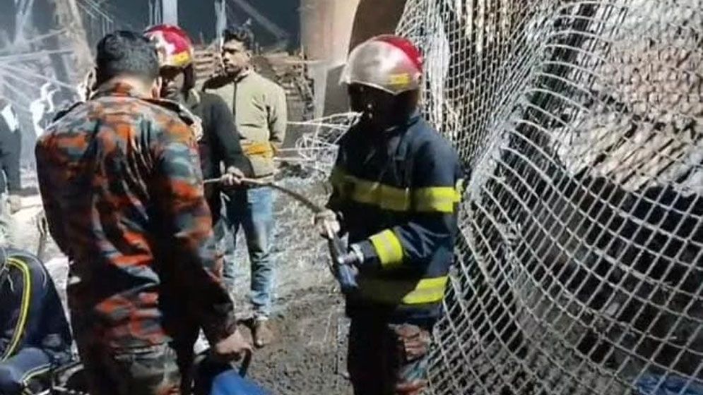 বগুড়ায় হিমাগারের ছাদ ধসে শ্রমিক নিহত, আহত ৪