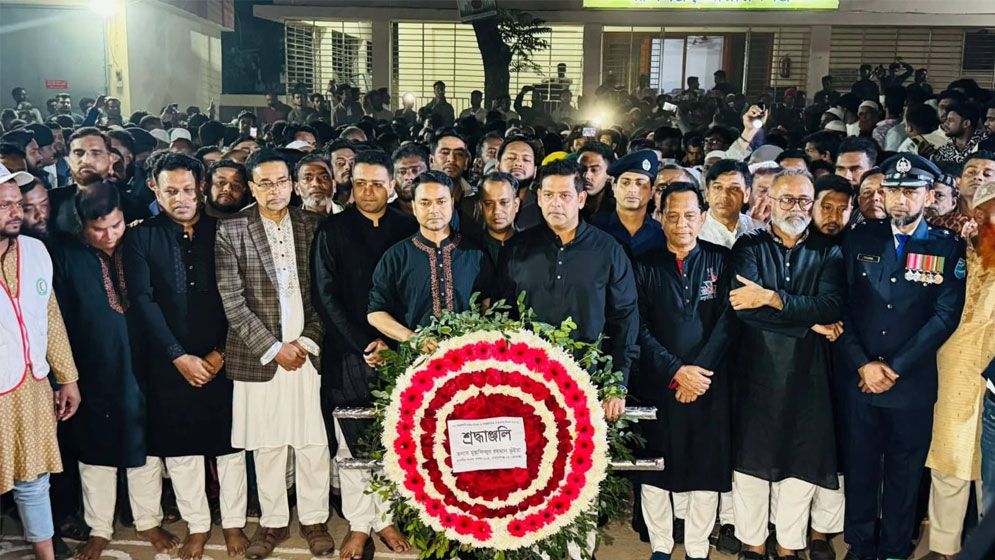 প্রথম প্রহরে ভাষা শহীদদের প্রতি শ্রদ্ধা নিবেদন নবনির্বাচিত এমপি দিপু ভুঁইয়ার