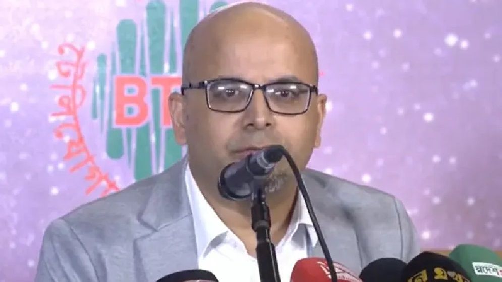 দেশ ছেড়েছেন প্রধান উপদেষ্টার বিশেষ সহকারী ফয়েজ