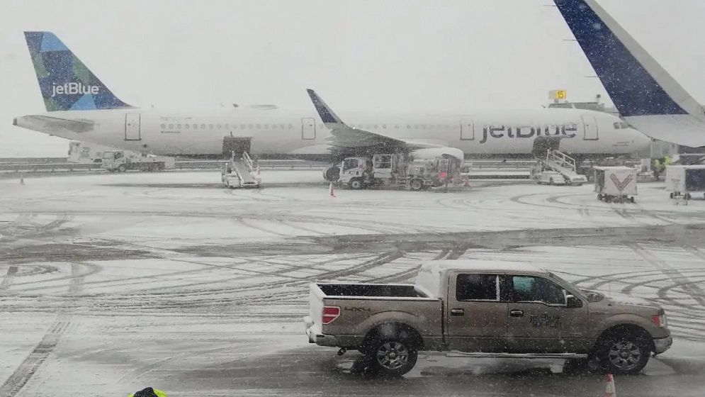 যুক্তরাষ্ট্রে ভয়াবহ তুষারঝড়ে পাঁচ হাজারের বেশি ফ্লাইট বাতিল