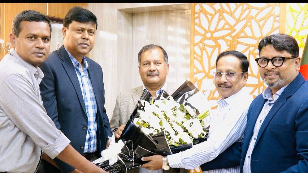 সময় উপযোগী এবং আধুনিক গণমাধ্যম পরিবেশ গড়ে তুলতে চায় সরকার: তথ্যমন্ত্রী