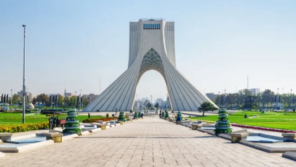 যুদ্ধের আতঙ্কে ইরানের মানুষ