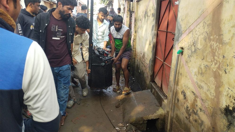 শেরপুরে মোবাইল বিস্ফোরণে অগ্নিকাণ্ড, ক্ষতি ৩৫ লক্ষ টাকা