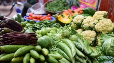 আলু–পেঁয়াজে বড় পতন, লেবু–সবজির বাজারেও স্বস্তি