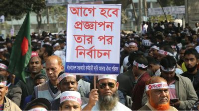 যমুনার সামনে থেকে আন্দোলনকারীদের সরিয়ে দিল পুলিশ