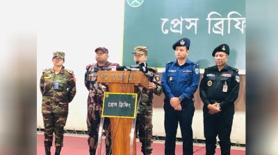 কক্সবাজারে সেনাবাহিনীর যৌথ অভিযানে গ্রেপ্তার ৮০