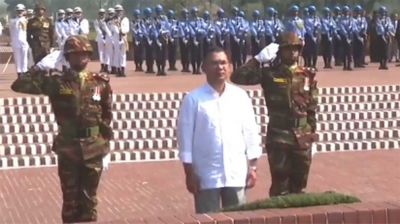 জাতীয় স্মৃতিসৌধে নতুন প্রধানমন্ত্রীর শ্রদ্ধা