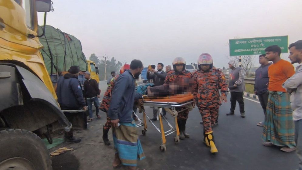 ঢাকা-মাওয়া এক্সপ্রেসওয়ে শ্রীনগরে ট্রাকের ধাক্কায় নিহত ১