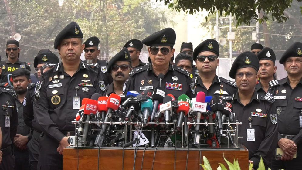 মাতৃভাষা দিবসে কেন্দ্রীয় শহীদ মিনারসহ দেশজুড়ে কঠোর নিরাপত্তা: র‍্যাব