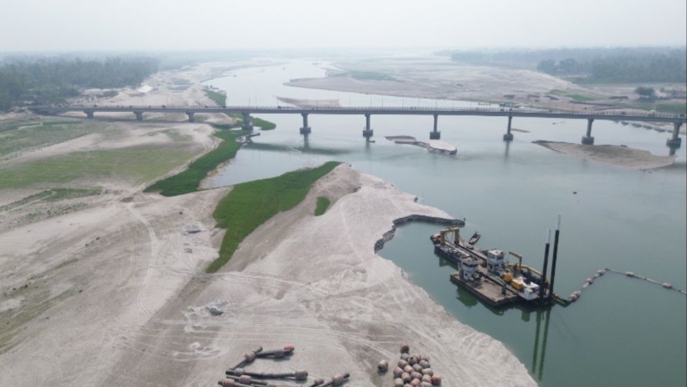 কুড়িগ্রামে ড্রেজিংয়ে প্রাণ ফিরে পাচ্ছে ধরলা নদী, কমেছে ভাঙন