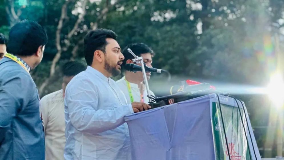 সরকার পুরোনো পথে হাঁটতে শুরু করেছে : নাহিদ ইসলাম