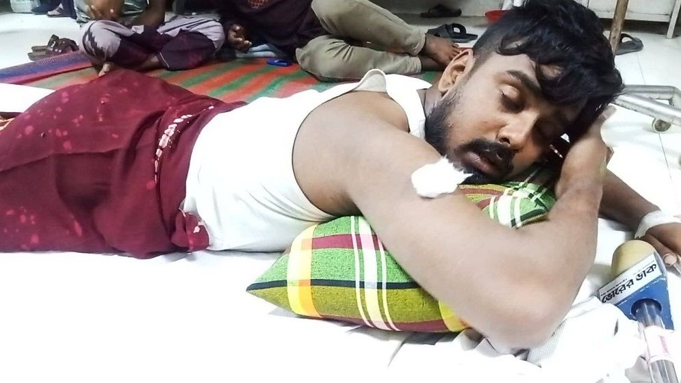 বগুড়ায় কলেজ ছাত্রদল সভাপতিকে ছুরিকাঘাত