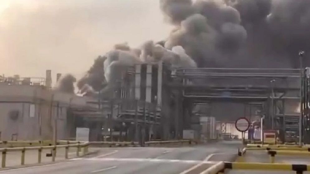 সৌদি আরামকোর বৃহত্তম তেল শোধনাগারে ইরানের ড্রোন হামলা