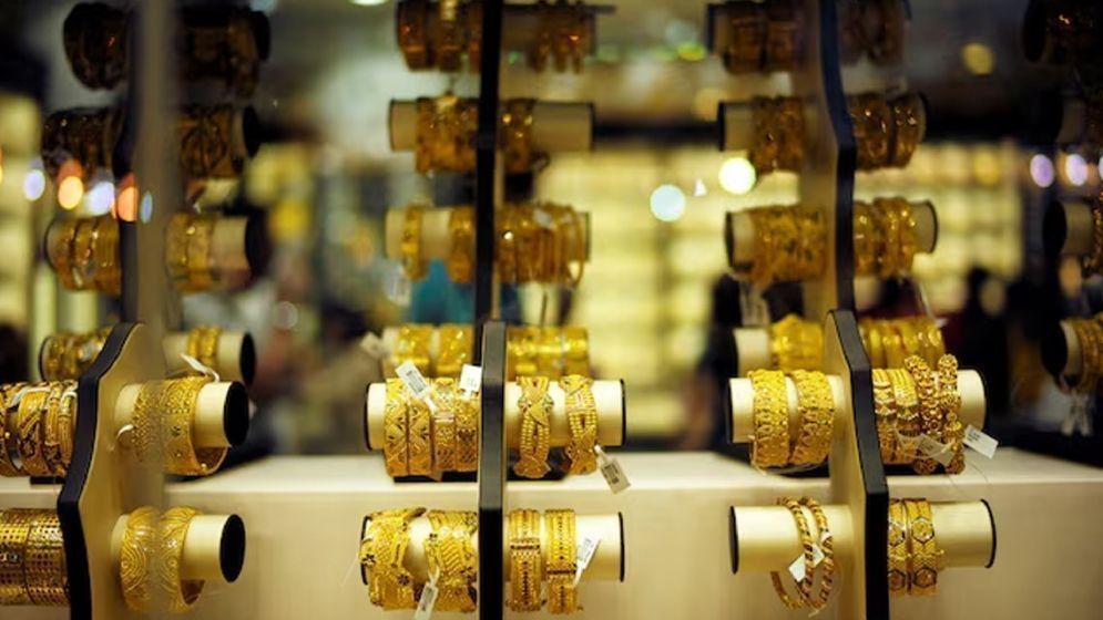 টানা দাম বাড়ার পর কমলো স্বর্ণের মূল্য