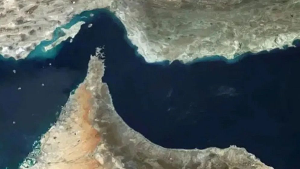 জাপানকে হরমুজ প্রণালীতে যুদ্ধজাহাজ পাঠাতে ট্রাম্পের চাপ