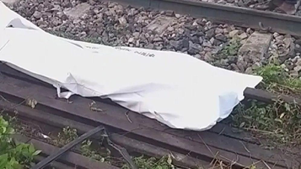 বগুড়ায় ট্রেনে কাটা পড়ে যুবকের মৃত্যু