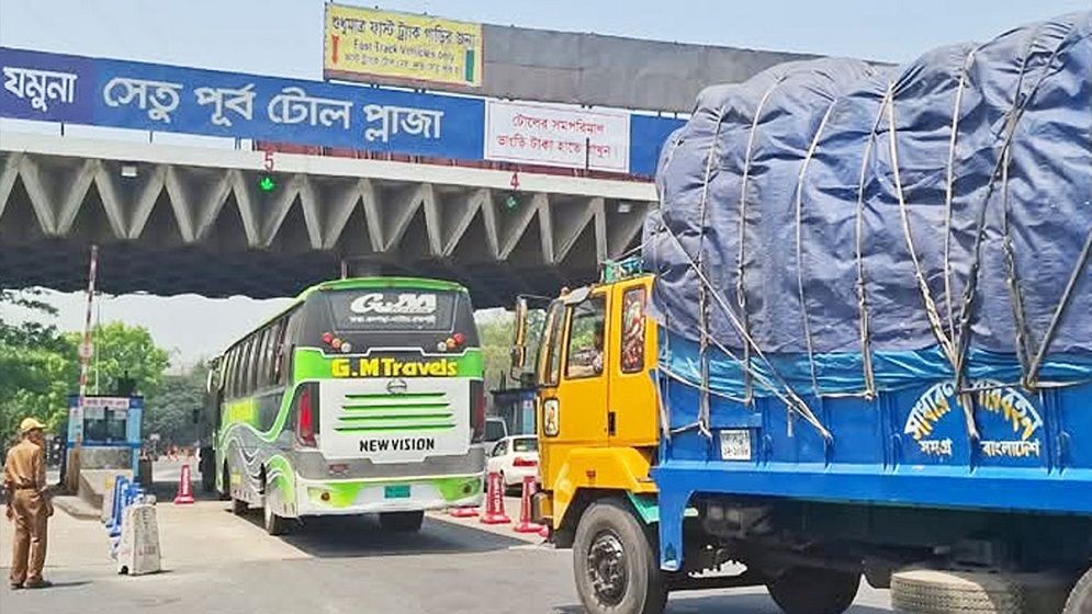 ঈদে যমুনা সেতুতে গাড়ির চাপ, ২৪ ঘণ্টায় টোল আদায় ৩ কোটি টাকা